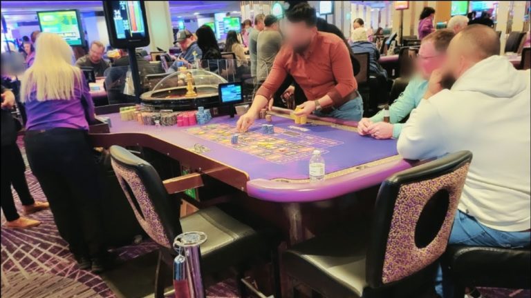 Live Roulette at Harrah’s | I came here and won ALL MY MONEY BACK – Roulette Game Videos