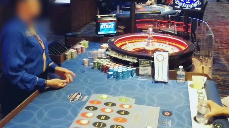 Live Roulette at The Strat | I should’ve kept playing bubble craps – Roulette Game Videos
